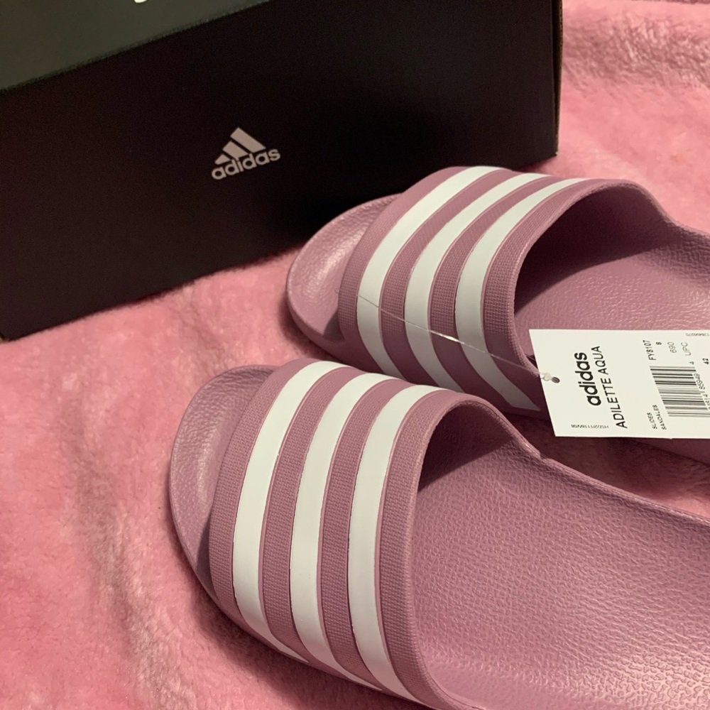 send offers! brand new pink adidas slides